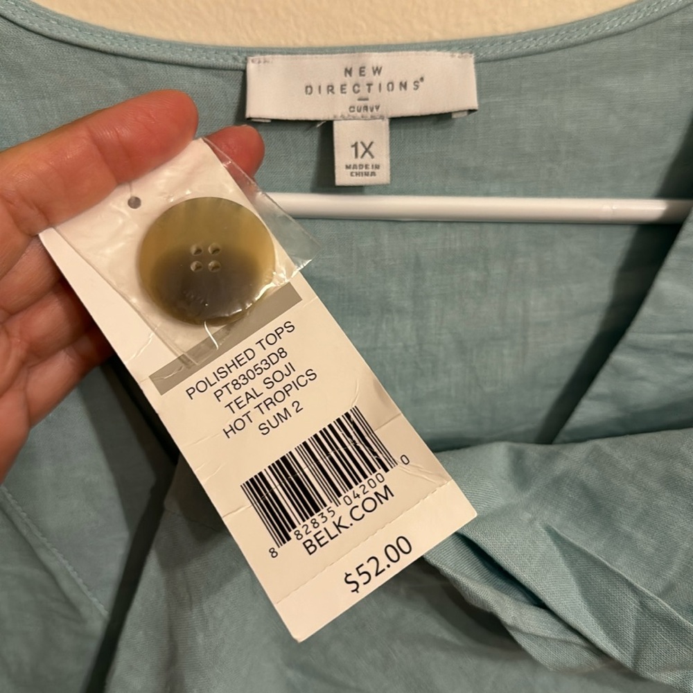 NWT - light blue shirt, 55% linen 45% rayon 1x curvy, by New Directions.